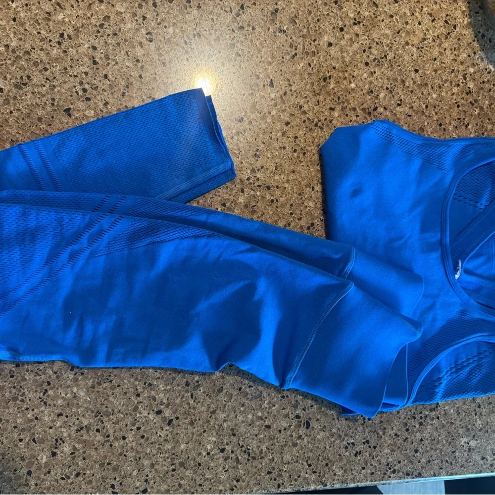 Fabletics Medium Blue High-Rise Leggings and tank - Picture 2 of 3